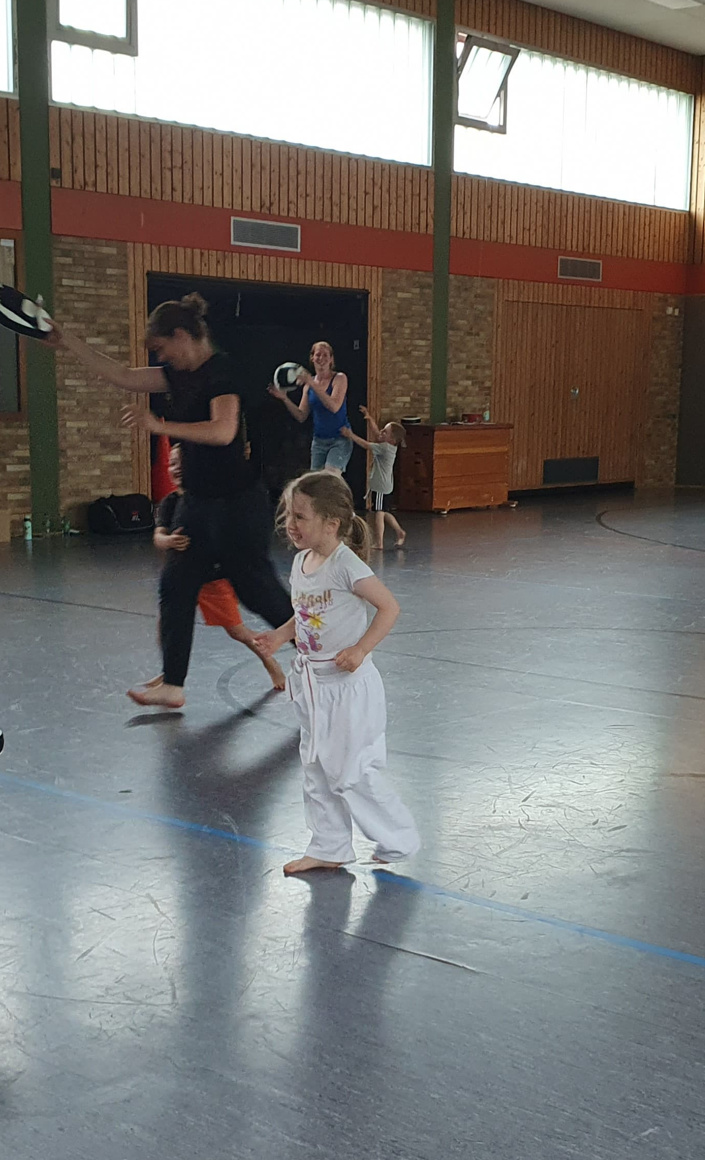 Bonsai Karate (Eltern-Kind-Bindung im Sportbereich)
