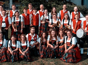 Ergänzung Trachten MV Rieder