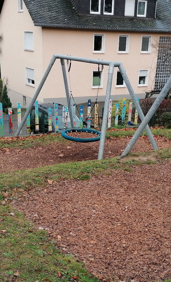 Neue Spielmöglichkeiten  auf dem Außengelände der Kita Bullay