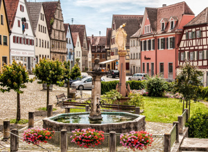 Der Auber Marktbrunnen braucht Hilfe, damit er weiter plätschern kann!