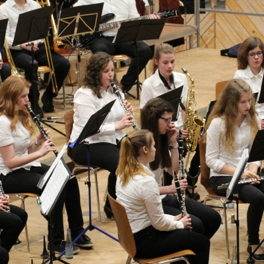 Neuen Notenmappen für alle Aktiven des Musikvereins Irsch