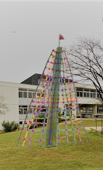 Wir wollen hoch hinaus - Kletterpyramide für Kinder an der Parkschule