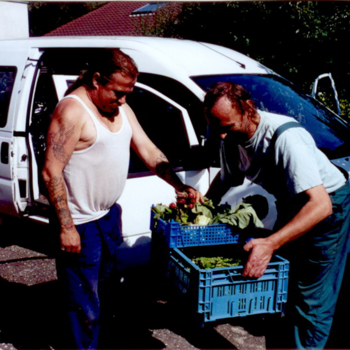 all koche zesamme- in einer Wohngruppe für ehemals obdachlose Männer