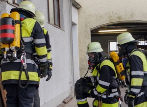 Neue Atemluftflaschen - Feuerwehr Altomünster