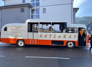 Lautsprecherboxen (JBL) für den Trainingsbetrieb und Oldtimerbus