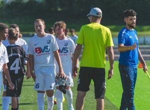 Gemeinsam zum Jugendbus des FC Erzingen
