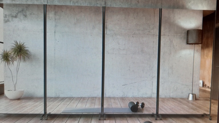 Mobile Folienspiegelwand