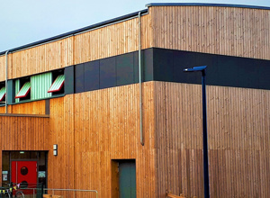 40 Sitzgelegenheiten neue Turnhalle