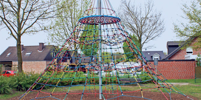 Spiel- und Kletterturm - Stadtschule -  Die Grundschule mitten in Alsfeld