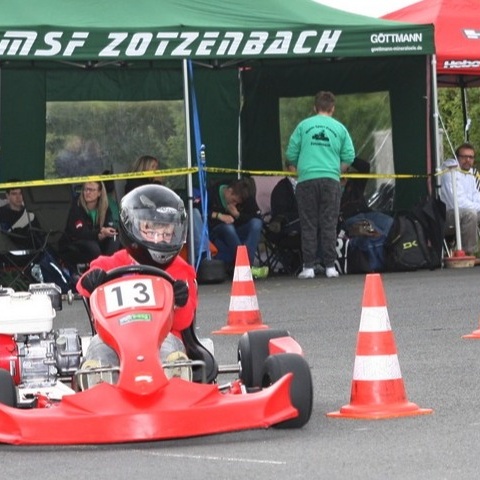 Zwei neue Jugend-Slalom-Karts werden benötigt