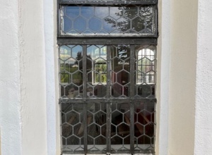Sanierung der Kirchenfenster von St. Ottilia in Parnkofen