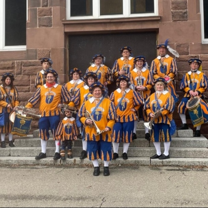 Neue Uniformen für den Fanfarenzug.