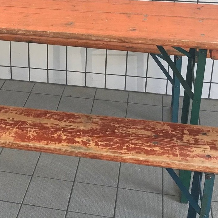 Erneuerung der Biertischgarnituren