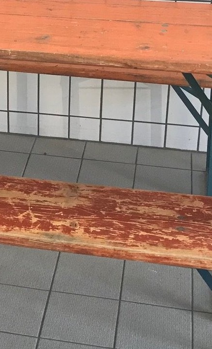 Erneuerung der Biertischgarnituren