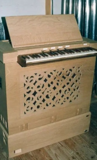 Die Königin im Kleinformat-Truhenorgel für das EVM