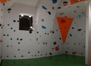 Beim Bouldern hoch hinaus