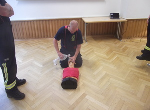 Automatischer externer Defibrillator für die Feuerwehr Sonnenberg