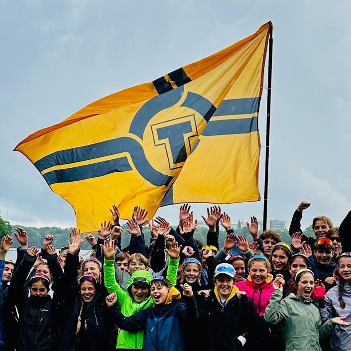 Ein Ruderboot (Zweier) für die Jugend des RVT