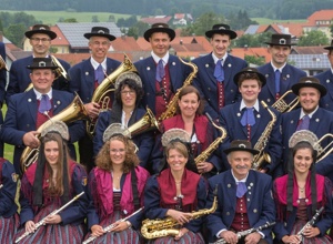 Musikverein Immenried Tracht für Fahnenbegleitung