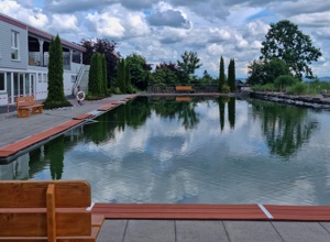 Neue Beckenfolie für das Naturbad Menne
