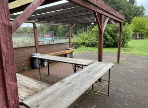 Erneuerung der Hütte am Tennisplatz
