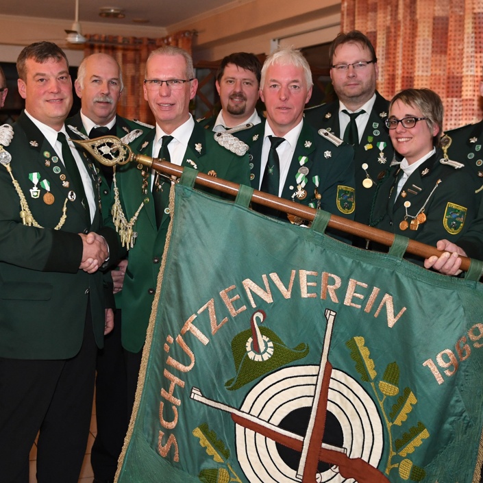Vereinsfahne zum 100-jährigen Vereinsjubiläum