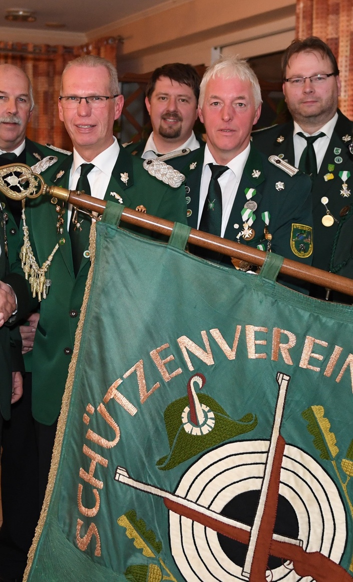 Vereinsfahne zum 100-jährigen Vereinsjubiläum
