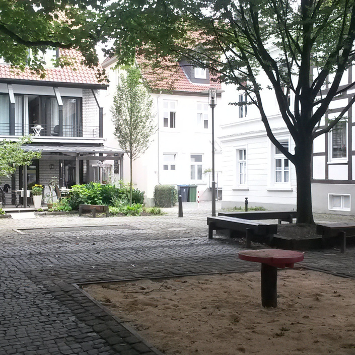 Rundbank Innenhof Grabenstraße