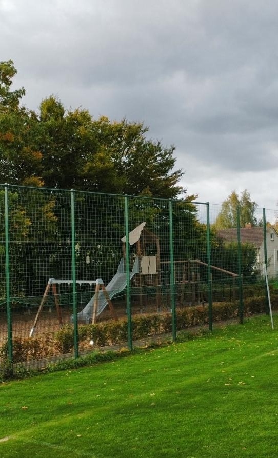 Neue Auswechselbänke am Ostönner Tivoli