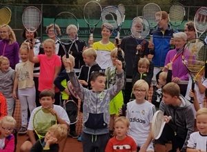 Auch im Winter Tennis spielen