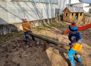 Neue 4-Platz-Wippe für den Kindergarten Burk