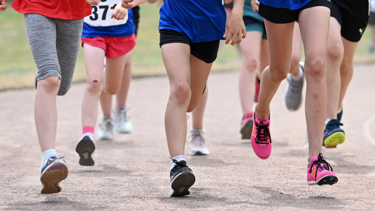 Teambekleidung für die Leichtathleten