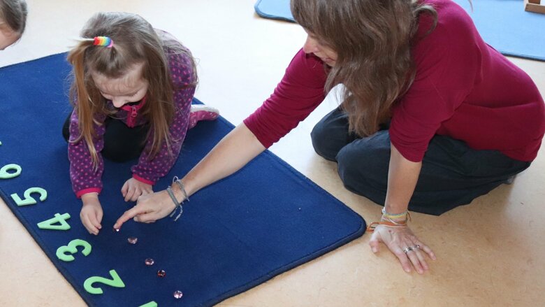 Einbau der neuen Klimaanlage im Kindergarten - Neue Klimaanlage für den
