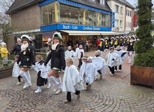 Kostüme für unsere Mini-Garde – damit unsere Kleinsten strahlen