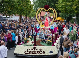 100 Jahre Blumenkorso Legden