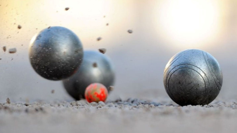 Sonnenschirme für die neue Boule-Anlage beim TSV Dachau 1865