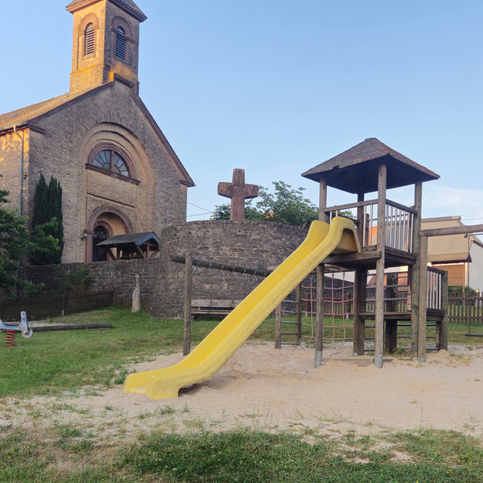 Neugestaltung des Spielplatzes in Pickließem
