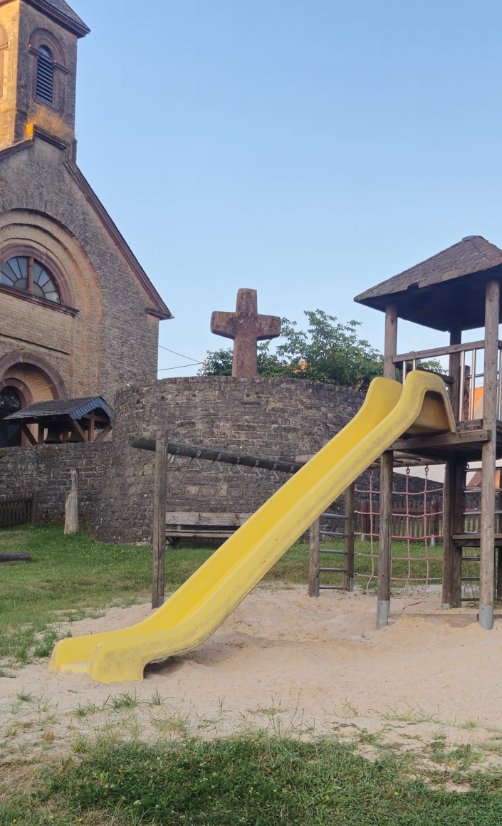 Neugestaltung des Spielplatzes in Pickließem