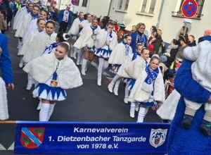 Neue Tanzkostüme für unsere Gardegruppen