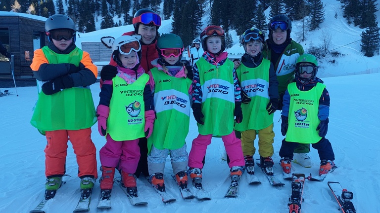 „Sichtbar auf der Piste – Anerkennung für unsere Ski-Übungsleiter“