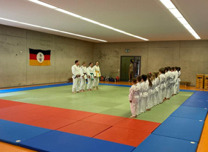 Neue Matten für die Ju-Jutsu Abteilung des TV Isny