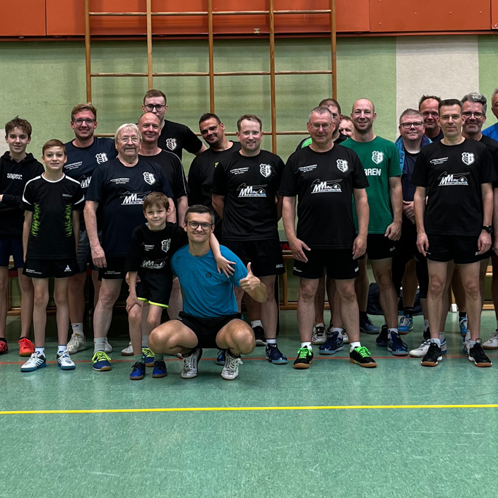 Volksbank: T-Shirts für die Tischtennissparte des TSV Schwalbe Tünde