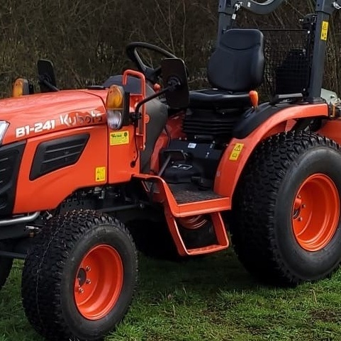 Neuer Traktor für die Pflege unseres TSV Sportgelände