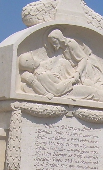 Überdachung für neu restauriertes Kriegerdenkmal