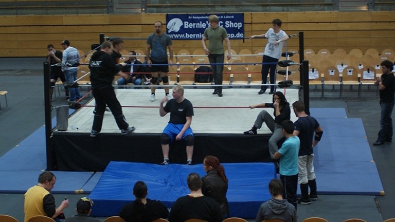 *Wrestling in Löhne* - Eigener Ring für Wrestlingshows &amp;amp; Training