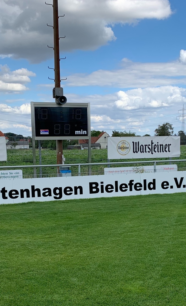 Beleuchtungsanlage Klein-Kunstrasen-Sportplatz