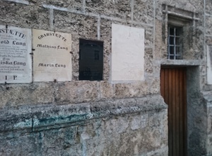 Erhaltung historischer Grabtafeln