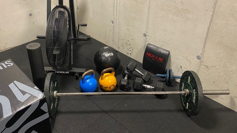 Fitnessbereich an der Ballwand des TC Rommelshausen e.V.