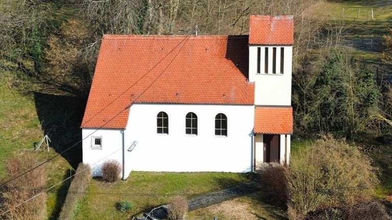 Renovierung Kirchendach Roschlaub