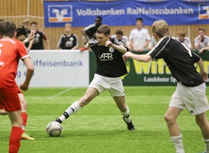 Ein Feld für die Zukunft – Kunstrasen für das Hallenspektakel in DGF